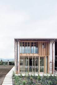Maison De Campagne Dans La Banlieue De Verone En Italie Par Studio Wok Journal Du Design Maison De Campagne Maison De Ville Maisons Campagnardes