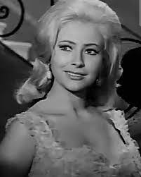 Fanny Cano's Instagram, Twitter & Facebook