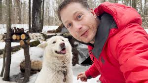 1000 $/semaine pour les prochains mois/années. Je suis à la recherche  d'un/une cinéaste pour mes vidéos des prochains mois. Partage à tes amis  passionnés stp !