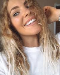 Kristen Mabry's Instagram, Twitter & Facebook