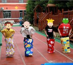 Uno de los juegos infantiles al aire libre más practicado. Compre Juegos Al Aire Libre Para Ninos Saltar La Bolsa Jugar Al Aire Libre Deportes Juegos Para Ninos Bolsa De Patata Bolsas De Carrera Bolsa De Saltar Canguro A 8 2 Del