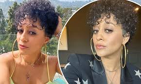 Tia Mowry shows off her new short hairstyle after finalizing her divorce  from Cory Hardrict