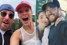 Chris Evans nikah sama Alba Baptista di rumah, sederhana tapi romantis :  r/Fauxmoi