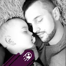 Cześć! Od czego mogą pojawiać się bąbelki na gładzi przy nakładaniu drugiej  warstwy? Gładź była mieszana ręcznie, próbowałem dodawać wody i bez wody  wychodzi to samo. W wiadrze, po otwarciu, również widać