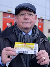 Boro fans queue for hours to get their hands