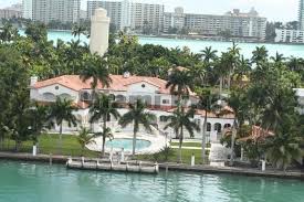 Pin By David Godinez On Make Yourself At Home Celebrity Houses Florida Mansion Island Miami
