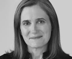 Picture-perfect brides 'Trash the Dress' for photographers