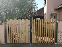 Habiller un portail en fer. Portail Battant Cadre Aluminium Fermetures Berger