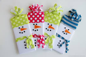 Check spelling or type a new query. 28 Beautiful Christmas Gift Wrapping Tutorials Hongkiat