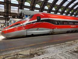 Eurostar italia es el servicio top del sistema ferroviario italiano y es una categoría de tren operado por ferrovie dello stato a través de su sociedad controlada trenitalia. Frecciarossa 1000 Picture Of Treni Eurostar Italia Rome Tripadvisor