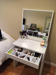 American furniture warehouse (afw) has been bringing you the best prices and widest selection of furniture and home decor since 1975! 55 Free Diy Vanity Table Plans Diy Makeup Vanity Ideas 2021