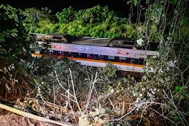 The train, travelling to taitung, came off the rails in a tunnel just north of. Yvwrrijrxme3pm
