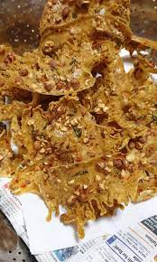 Kemudian,masukkan ikan bilis yang telah ditumbuk beserta garam dan gula. Preorder Crisp Yummylicious Fresh Homemade Rempeyek Kacang With Ikan Bilis Food Drinks Packaged Instant Food On Carousell