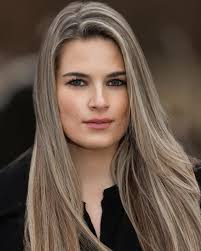 Amber Oak" The Time Traveler's Dilemma (TV Episode 2025)