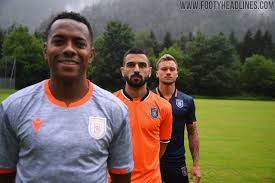 Başakşehir fk is playing next match on 13 jan 2021 against tuzlaspor in türkiye kupası.when the match starts, you will be able to follow tuzlaspor v başakşehir fk live score, standings, minute by minute updated live results and match statistics. Unique Istanbul Basaksehir 19 20 Home Away Third Kits Released Footy Headlines