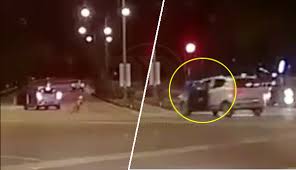 July 7, 2021 1:30 pm. Video Tiba Tiba Pintu Terbuka Dan Budak Tercampak Keluar Dari Kereta The Reporter