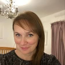 Can anyone explanation why there are so many crows, magpies and pigeons,  they are being so greedy, and pecking the garden birds