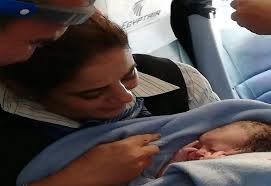 مصر للطيران تهدي مولودة على طائرتها تذكرة سفر مجانية مدى الحياة إلى ألمانيا ترافل يلا