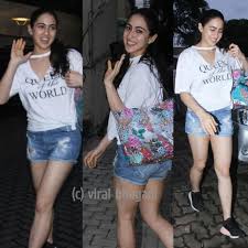 It S An Absolute Pleasure To Click Celebs When They Give A Natural Smile On Spotting Us Saraalikhan Does Exactly The Casual Work Attire Sara Ali Khan Celebs