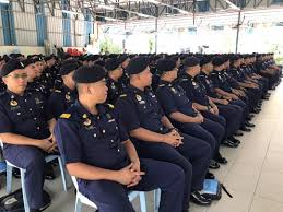 .bagi akademik terbaik dianugerahkan kepada pemeriksa kereta motor ab19 muhammad amri bin ameruddin dan nurul fatiha binti kauli bagi gred kp19. Jpj Malaysia On Twitter 5 14 10 2017 Selangor Lapor Diri Peserta Kursus Asas Pemeriksa Kereta Motor Pkm Gred Ab29 Di Kem Plkn Princess Heliza Sepang Https T Co Zmqjkpcps0