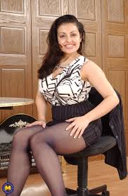 Beautiful latina with big juicy tits and ass masturbating secretly in the  classroom - Mature.nl