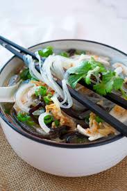Add the chopped ginger, garlic and chilli. Mien Ga Vietnamese Chicken And Glass Noodle Soup Scruff Steph