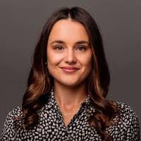 Lara Newman's Instagram, Twitter & Facebook