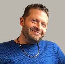 Raymond Morelli's Instagram, Twitter & Facebook