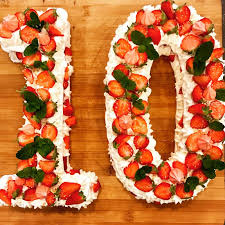 L Aboulie Le Number Cake Pavlova Patachou Miam Miam Et Compagnie Pavlova Gateaux Aux Numeros Miam