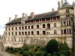 Patrimoine De France Le Chateau Royal De Blois Youtube En 2020 Chateau De Blois Loire Vacances En France