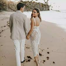 There are also some weather conditions and other certain practicalities that should be taken. 31 Beach Wedding Dresses Perfect For A Seaside Ceremony