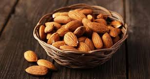 Ce Qui Arrive A Votre Corps Lorsque Vous Mangez Des Amandes Alimentation Manger Des Amandes Recettes Minceur