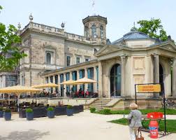 Dresden Das Sog Lingnerschloss Erhebt Sich Als Eines Der Drei Elbschlosser Dresden Weltwunder Ausflug