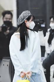 Gambar kartun orang dari belakang bestkartun easy abstract landscape painting demo for beginners using fan brushdaily art therapyday 039 duration. à¦Ÿ à¦‡à¦Ÿ à¦° Bii Jung Yerin Difoto Dari Belakang Dan Atas Keliatan Bgt Anggunnya Yerin Dipakein Dress Juga Cakep Bgt Menurut Gue Auranya Kaya Anak Orang Kaya Gitu Https T Co 6syzhuvdpo
