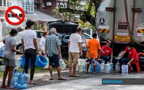 Gangguan bekalan air selangor dan kuala lumpur 2020 ialah krisis bekalan air yang berlaku pada 3 september 2020, yang diakibatkan oleh pencemaran bau daripada kilang haram yang menyebabkan lebih daripada 1 juta penduduk di selangor dan kuala lumpur terjejas. Bernama Krisis Air Pertingkat Kerjasama Dengan Pakar Forensik Alam Sekitar Pakar