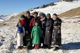 Quelqu'un vous attend quelque part sur la planète. Rendez Vous En Terre Inconnue Avec Nawell Madani En Mongolie Mardi 26 Mai Sur France 2