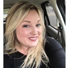 Amanda Henneman's Instagram, Twitter & Facebook