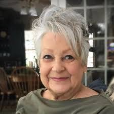 Amy Caston's Instagram, Twitter & Facebook