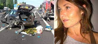 Ancora un incidente causato da un animale selvatico che sbuca all'improvviso sulla carreggiata. Schianto Contro Capriolo In Autostrada Morta Enrica Franchini La 48enne Alla Guida Dell Auto Il Dolomiti