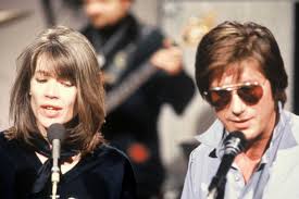 Dans le documentaire françoise hardy, une icône, diffusé ce mercredi 1er décembre sur france 3, la chanteuse est revenue sur sa première . Francoise Hardy Et Jacques Dutronc En 1980