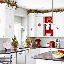 6 joyful christmas kitchen decor ideas