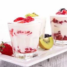 Dabei mit der soße abschließen. Low Carb Eiweiss Dessert Mit Erdbeeren Im Glas Rezept Fur Nachtisch