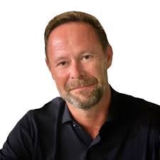 David Errett's Instagram, Twitter & Facebook