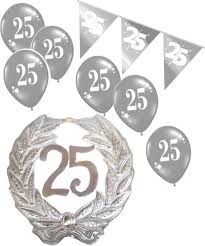 Bol Com 25 Jaar Getrouwd S Jubileum Pakket Feestversiering Pvc Huldekrans Zilveren