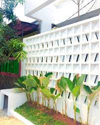 Model Roster Putih Minimalis Sebagai Pagar Rumah In 2021 Rumah Minimalis Rumah Minimalis