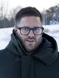 Där såg vi vågen komma. Sedan sprang vi”