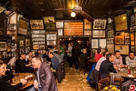 You Might Be Sitting With Strangers Since The Tables Are Communal Sarah Jacobs Business Insider Famous Bar Old Bar Old Ale