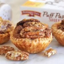 Cooking with Manuela: Puff Pastry-Pecan Mini Tarts Topped with Caramelized  Pecan Halves