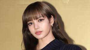 Pranpriya manoban, born march 27, 1997 in bangkok, thailand) better known by her stage name, lisa, is a thai rapper, singer, dancer and model, currently based in south korea. K Pop Star Lisa Of Blackpink Teased Solo Debut With Ultra Long Braided Pigtails Photo Allure