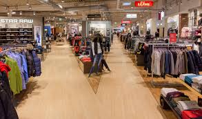 Ccv vêtements et chaussures, c'est 29 magasins contenant plus de 200 marques tendance, mode et de qualité. Robert Ley Leys Mulheim Karlich Markenmode Megastore Koblenz